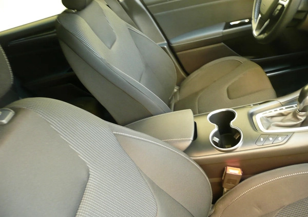 Ford Mondeo cena 77900 przebieg: 78600, rok produkcji 2019 z Koszalin małe 631